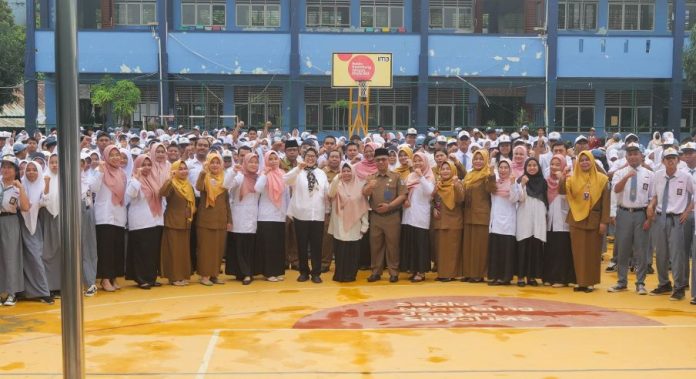 Senyum Plt Gubernur Marlin Ketika Kembali Kunjungi SMA Negeri Batam