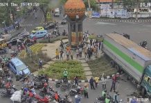 Kronologi dan Status Identitas Sopir Truk Kontainer Maut Berujung Diamuk Massa di Cipondoh Tanggerang Kronologi dan Status Identitas Sopir Truk Kontainer Maut Berujung Diamuk Massa di Cipondoh Tanggerang