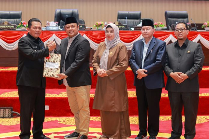 DPRD Kepri Tetapkan APBD Kepri 2025 Sebesar Rp3,918 Triliun