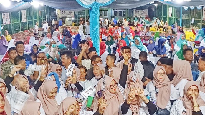 Emak-emak Semangat dan Siap Menangkan HM Rudi Jadi