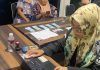 Dua Ibu Kaget dan Menangis Diduga Terlibat Money Politik di Marcelia Batam Money Politik di Batam