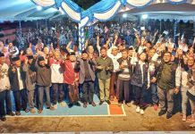 Usai Ikuti Debat Cagub, Rudi Disambut Masyarakat Kabil dengan Cinta Usai Ikuti Debat Cagub, Rudi Disambut Masyarakat Kabil dengan Cinta