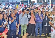 Warga Jodoh Yakin Kepri Maju Jika HMR Gubernur, Prestasinya juga Diakui Jokowi Warga Jodoh Yakin Kepri Maju Jika HMR Gubernur, Prestasinya juga Diakui Jokowi