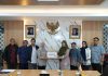 BP Batam Raih Penghargaan Tinggi dari Ombudsman RI BP Batam Raih Penghargaan Tinggi dari Ombudsman RI