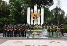 Peringatan Hari Juang TNI AD Kastaf Korem 033 Ziarah ke Makam Pahlawan Peringatan Hari Juang TNI AD Kastaf Korem 033 Ziarah ke Makam Pahlawan