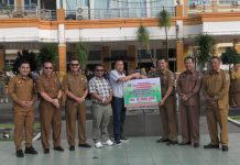 Sekda Pasbar Hendra Putra Pimpin Apel Gabungan Sekaligus Serahkan Penghargaan Bagi Pemenang Lomba Senam Kreasi