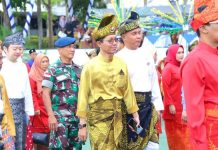 Amsakar Achmad: Jadikan Hari Jadi Batam ke-195 untuk Memupuk Persatuan dan Kebersamaan Jadikan Hari Jadi Batam ke-195 untuk Memupuk Persatuan dan Kebersamaan