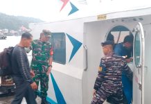 Babinsa Koptu Pardenande Saputra Ingatkan Keselamatan dalam Berlayar