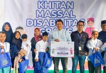 Karyawan XL Axiata Gelar Khitan Massal untuk Puluhan Penyandang Disabilitas Karyawan XL Axiata Gelar Khitan Massal untuk Puluhan Penyandang Disabilitas