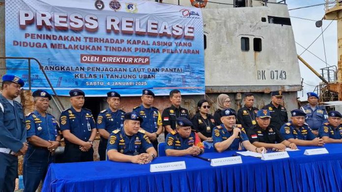 KPLP Amankan Kapal Asing dan 6 Kru WNA Rusia di Perairan Bintan