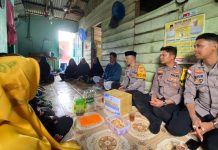 Peduli Sesama, Kapolres Anambas Berikan Bantuan ke Keluarga Nelayan Tenggelam Kapolres Anambas Bantu Keluarga Nelayan