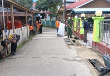 Semangat Babinsa Sertu Agung Joko Ikuti Jumat Berlian Kelurahan Tarempa Semangat Sertu Agung Joko Ikuti Jumat Berlian Kelurahan Tarempa