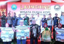 Danrem 033/WP Hadiri Launching Wisata Dunia Kopi Kampung Madani Bersinar di Mukakuning Danrem Hadiri Launching Wisata Dunia Kopi Kampung Madani