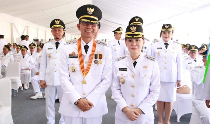 Dilantik Presiden di Istana, Amsakar Achmad - Li Claudia Resmi
