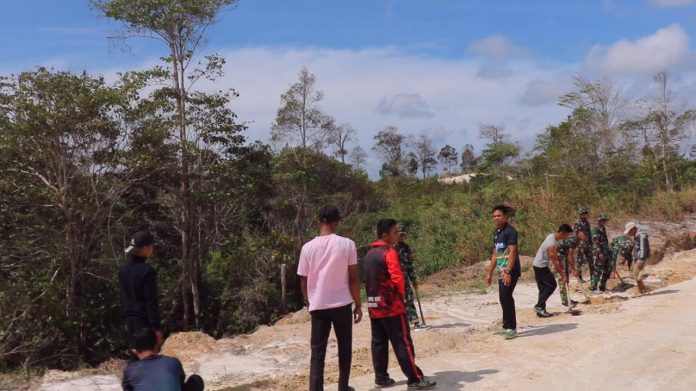 Program TMMD yang digelar di Desa Selemam, Kecamatan Bunguran Timur, Kabupaten Natuna, Provinsi Kepulauan Riau