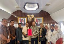 DPRD Pasaman Barat dampingi Aliansi Tenaga Honorer R2 dan R3 Mengadu ke DPR RI