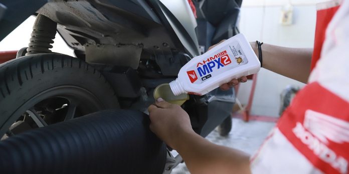 Pentingnya untuk Rutin Mengganti Oli Motor