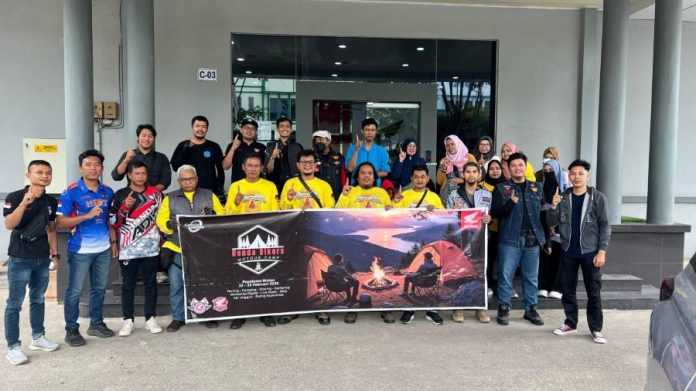 Momen Kekompakan dan Kekeluargaan Bikers Honda Kepri Momen Kekompakan dan Kekeluargaan Bikers Honda Kepri di Poyotomo Bintan