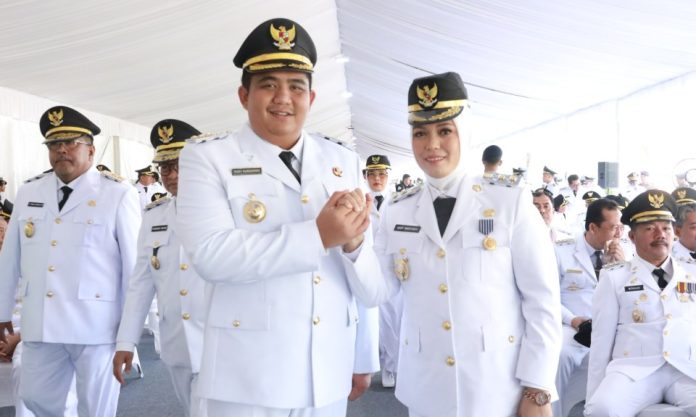 Roby Kurniawan dan Deby Maryanti Resmi Dilantik Jadi Bupati dan Wakil Bupati Bintan 2025-2030