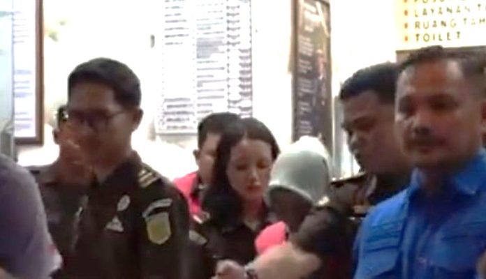Satu Kadis Bintan Serta 6 Pejabat Desa Ditetapkan Tersangka Pungli 2 Satu Kadis Bintan Serta 6 Pejabat Desa Ditetapkan Tersangka Pungli