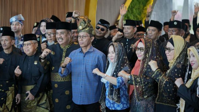 Amsakar Achmad Apresiasi Acara Penyambutan dan Prosesi Adat Melayu