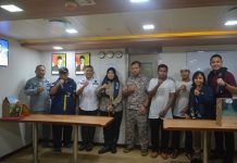 Bakamla RI Jemput 2 Nelayan Indonesia di Perbatasan Terluar Indonesia Malaysia Bakamla RI