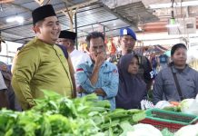 Gelar Operasi Pasar Murah, Bupati Roby Tinjau Stabilitas Harga dan Stok Bahan Pokok Gelar Operasi Pasar Murah, Bupati Roby Tinjau Stabilitas Harga dan Stok Bahan Pokok