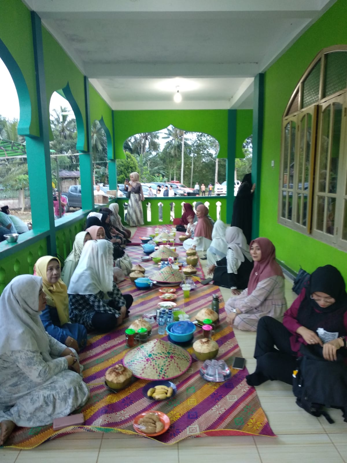 Bupati Natuna Cen Sui Lan Di jamu makan khas kampung Natuna