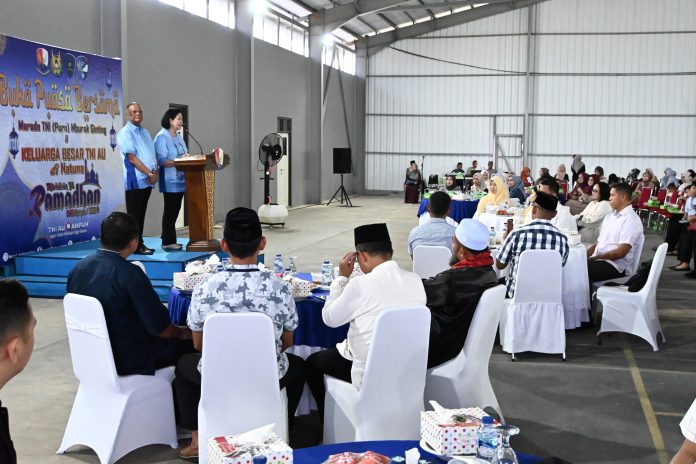 Lanud Raden Sadjad (RSA) Natuna menggelar buka puasa bersama di Hanggar Timur Lanud RSA, Natuna