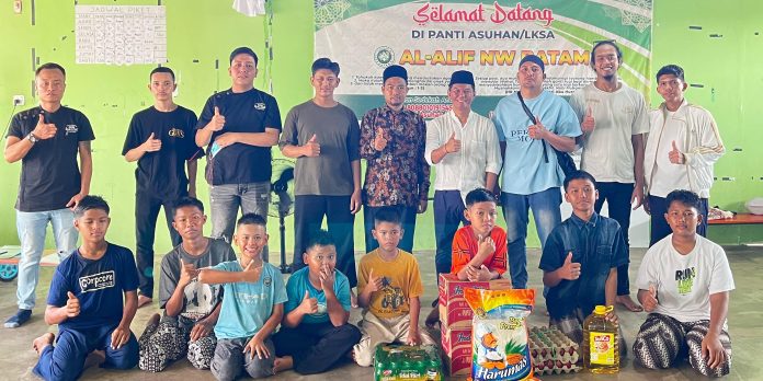 Sir Salon bersama Sahabat Inspirasi Batam Santuni Anak Panti Asuhan Rumah Quran Al-Alif Sir Salon bersama Sahabat Inspirasi Batam Santuni Anak Panti Asuhan Rumah Quran Al-Alif