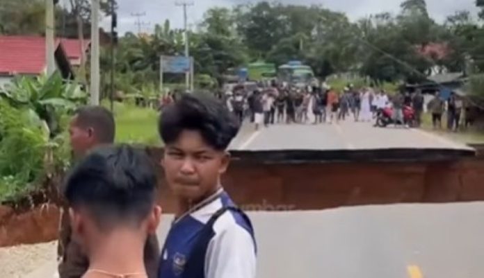 Jalan Lintas Sumatera di Kabupaten Bungo Jambi Alami Putus Total ke Sumbar