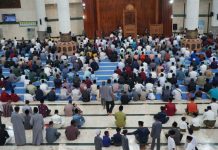 Shalat Id di Natuna, Pemimpin dan Masyarakat Saling Memafkan Hari Kemenangan Umat Islam Idul Fitri di Natuna: Harmoni, Zakat, dan Kebersamaan