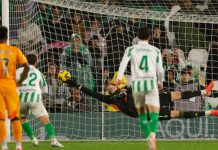 Real Betis Kalahkan Real Madrid dengan skor 2-1 Real Betis Kalahkan Real Madrid dengan skor 2-1