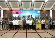 Menko AHY Serahkan SHM Warga Terdampak Pengembangan Rempang Eco-City Menko AHY Serahkan SHM Warga Terdampak Pengembangan Rempang Eco-City