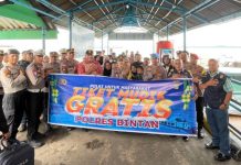 Mudik Aman Keluarga Nyaman, Kapolres Bintan Bagikan Tiket Mudik Gratis Mudik Aman Keluarga Nyaman, Kapolres Bintan bagikan Tiket Mudik Gratis