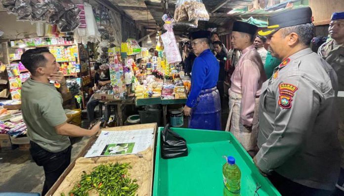 Pastikan Stok Bahan Pokok Aman, Bupati Anambas dan 1