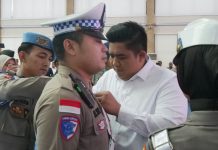 Pesan Bupati Roby saat Pimpin Apel Pasukan Operasi Ketupat Seligi 2025 Pesan Bupati Roby saat Pimpin Apel Pasukan Operasi Ketupat Seligi 2025