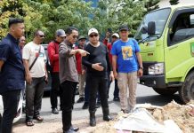 Walikota Amsakar Beri Hadiah Rp 5 Juta Bagi Lapor Warga Buang Sampah Sembarang di Batam Wako Amsakar Pimpin Apel Satgas Kebersihan dan Satpol PP Tangani Sampah di Kota Batam