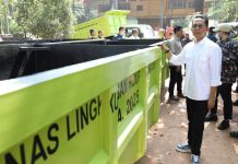 Walikota Amsakar Serahkan 40 Bin Container Sampah untuk Sebar ke 8 Kecamatan Walikota Amsakar Serahkan 40 Bin Container Sampah untuk Sebar ke 8 Kecamatan