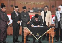 Walikota Tanjungpinang Lis Darmansyah Sampaikan LKPJ Walikota Tahun Anggaran 2024 Walikota Tanjungpinang Lis Darmansyah Sampaikan LKPJ Walikota Tahun Anggaran 2024