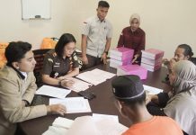 Jaksa Penyidik Serahkan Tersangka Korupsi DLH ke JPU Kejari Karimun