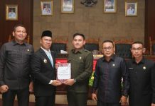 Paripurna DPRD Anambas Dengarkan Penyampaian LKPJ Bupati Tahun Anggaran 2024 Paripurna DPRD Anambas Dengarkan Penyampaian LKPJ Bupati Tahun Anggaran 2024