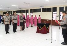 Kapolresta Barelang Kombes Pol Zaenal Arifin Pimpin Upacara Sertijab Tiga Kapolsek Baru Kapolresta Barelang Kombes Pol Zaenal Arifin Pimpin Upacara Sertijab Tiga Kapolsek Baru