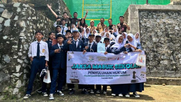 Program Jaksa Masuk Sekolah Datangi SMP Negeri 5 Harung