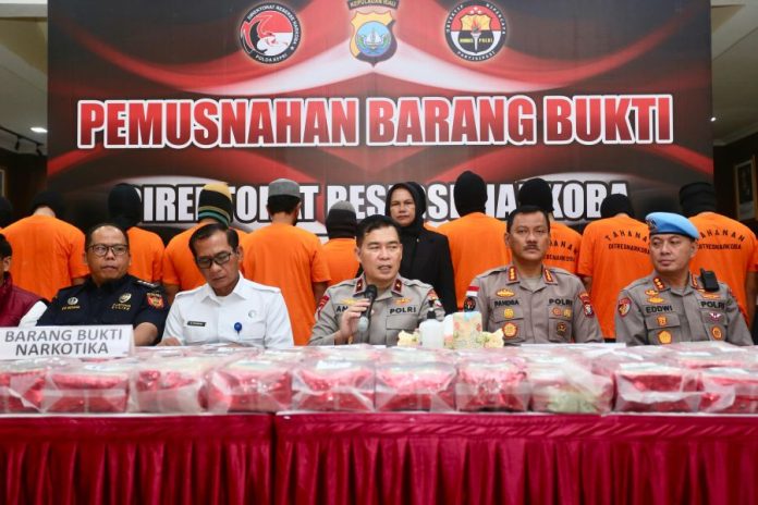 Wakapolda Kepri Anom Wibowo Pimpin Pemusnahan Sabu dan Ribuan Ekstasi Periode Maret 2025