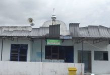 Waspada, Angin Puting Beliung di Karimun Terjang Atap Mushola dan Kantor UPT Atap dua unit bangunan di Pasar Kampung Baru, Kecamatan Meral, Karimun mengalami kerusakan akibat diterjang angin puting beliung