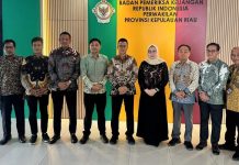 Bupati Anambas Hadiri Penyampaian LHP Keuangan ke Kantor BPK Kepri di Batam Bupati Anambas Hadiri Penyampaian LHP Keuangan ke Kantor