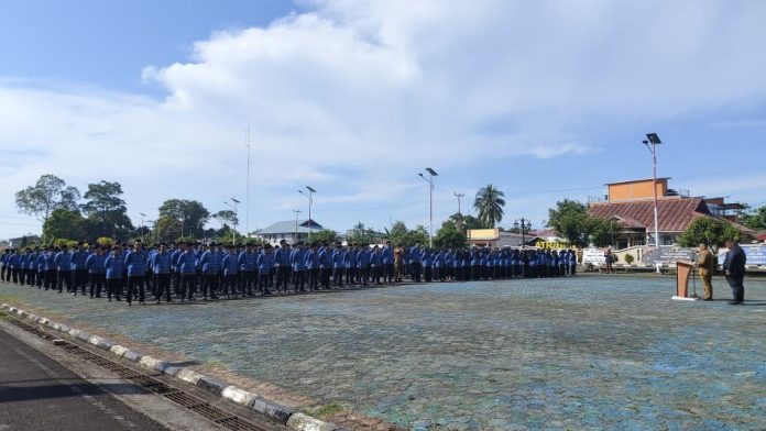 Bupati Lingga Nizar Serahkan SK CPNS Formasi 2024 ke 406 Orang Bupati Lingga Nizar Serahkan SK CPNS Formasi 2024 ke 406 Orang