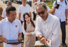 Gerak Cepat, Waka BP Batam Li Claudia Tinjau Lokasi Penyebab Banjir Gerak Cepat, Waka BP Batam Li Claudia Tinjau Lokasi Penyebab Banjir