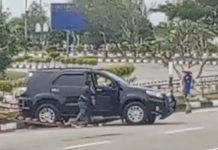 Sopir Diduga Baru Belajar Mengemudi, Mobil Fortuner Seruduk Pembatas Jalan di Karimun